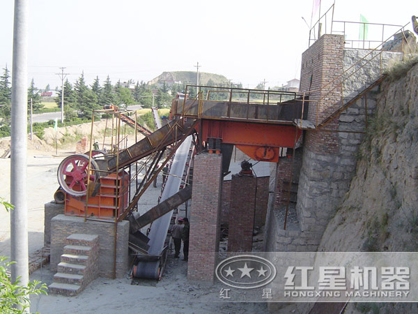 磚廠(chǎng)用破碎機(jī)客戶(hù)現(xiàn)場(chǎng)